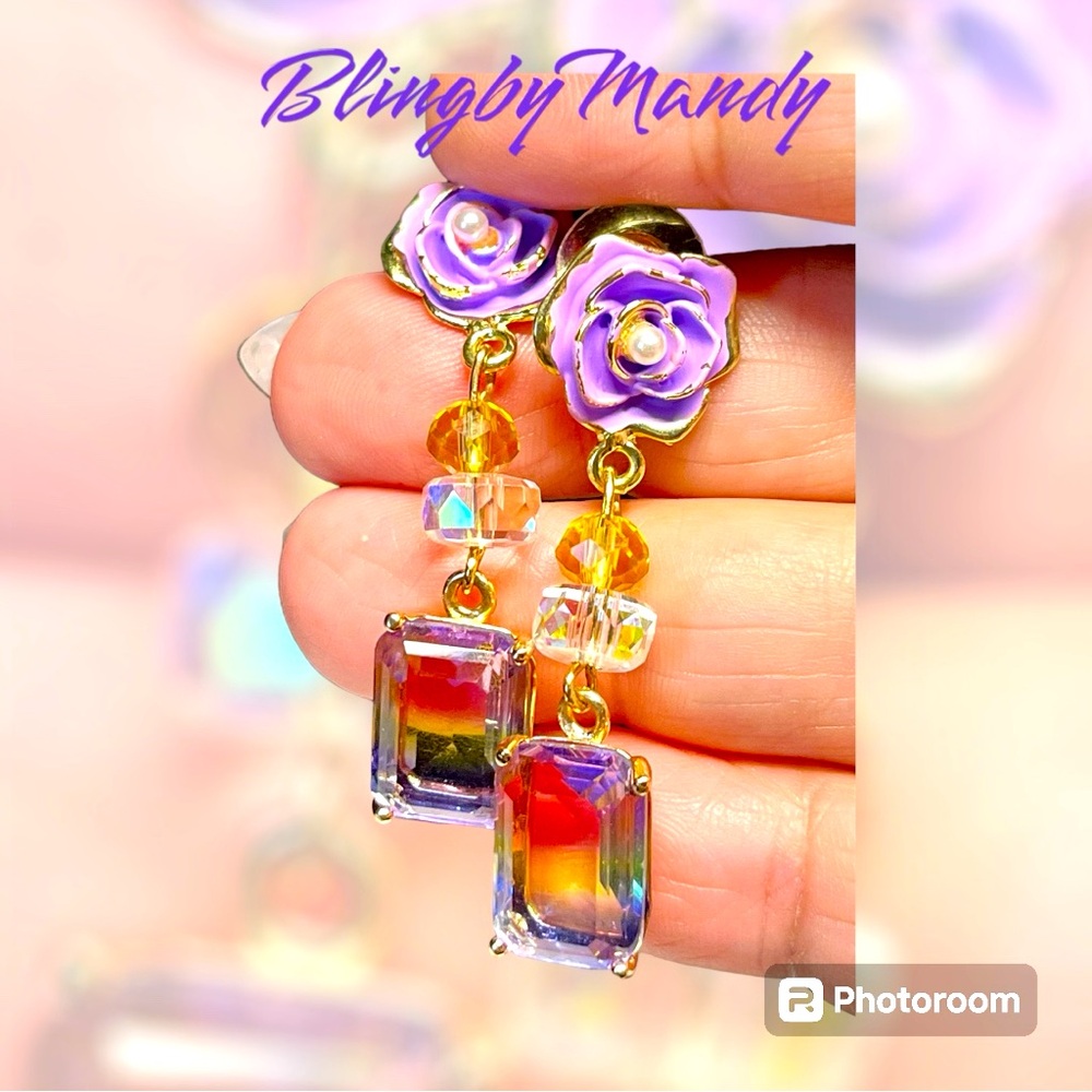 💜🌸Adorable gradient color”tourmaline” earrings with Swarovski